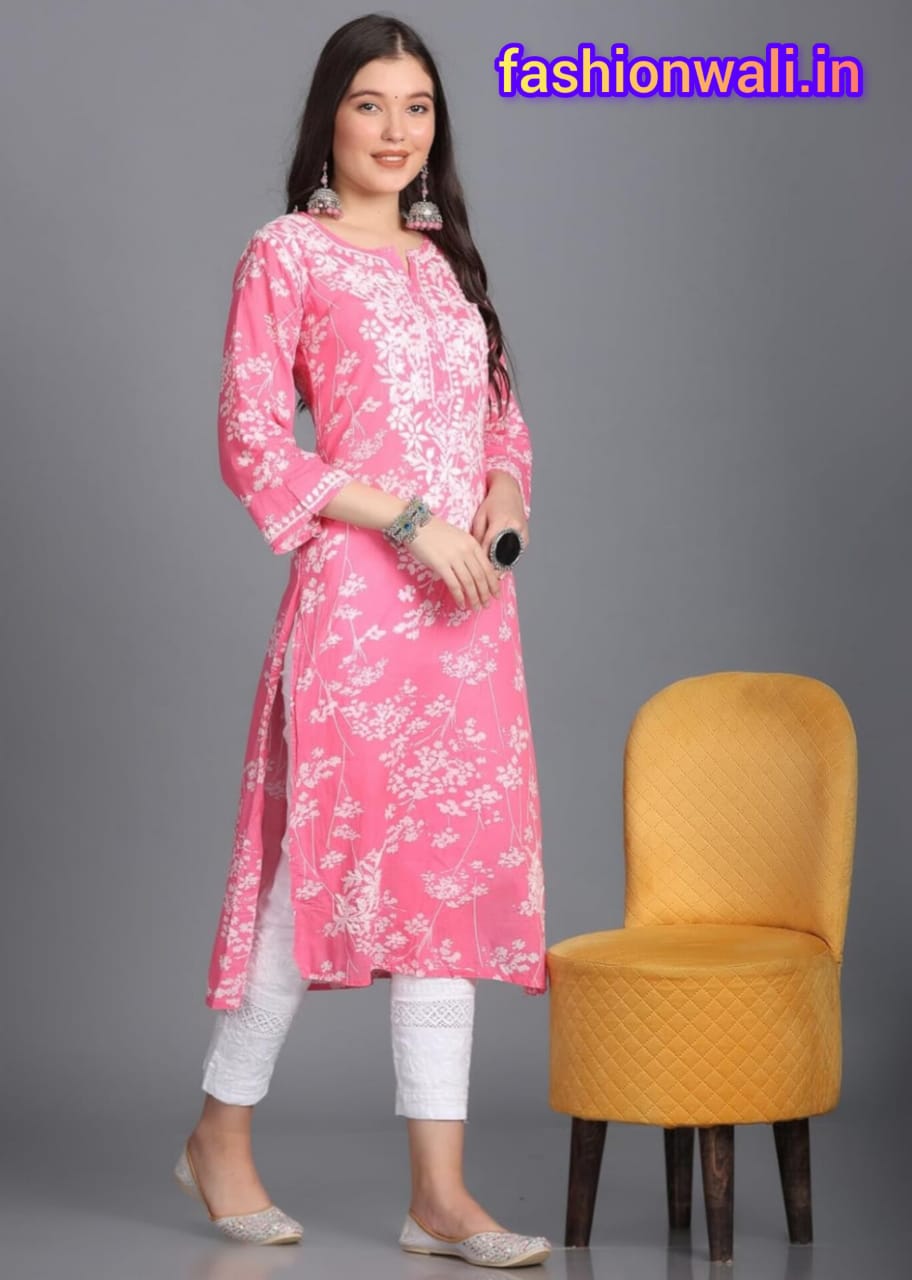 Read more about the article CHIKANKARI KURTI गर्मियों के दिनों के लिए बनी हैं ये खास